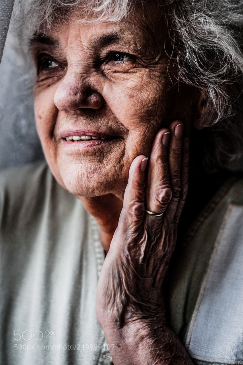 Nikon D700 sample photo. Beautiful smile photography