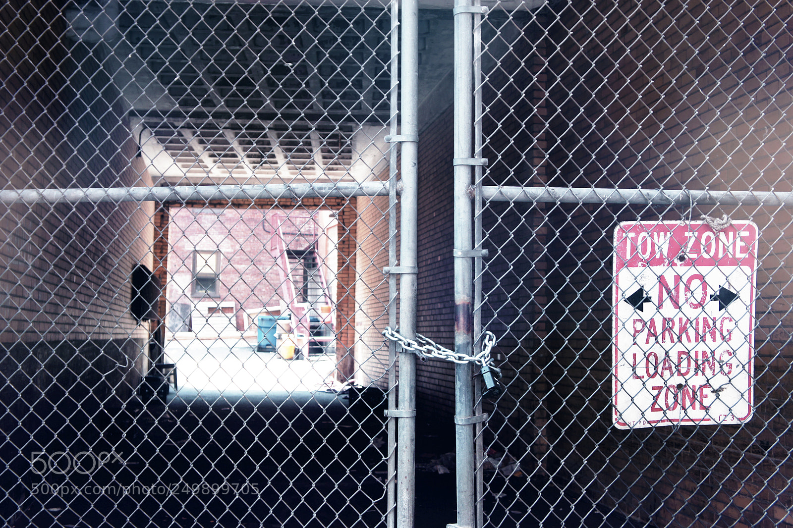 Sony Alpha NEX-5 sample photo. Gate in boston photography