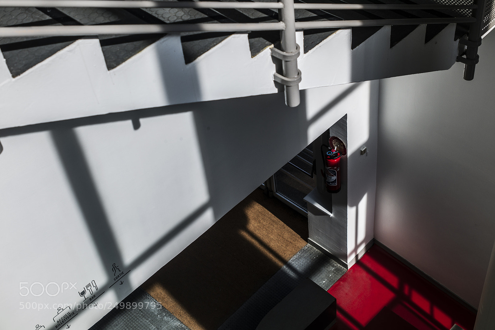 Leica M9 sample photo. Arch photography