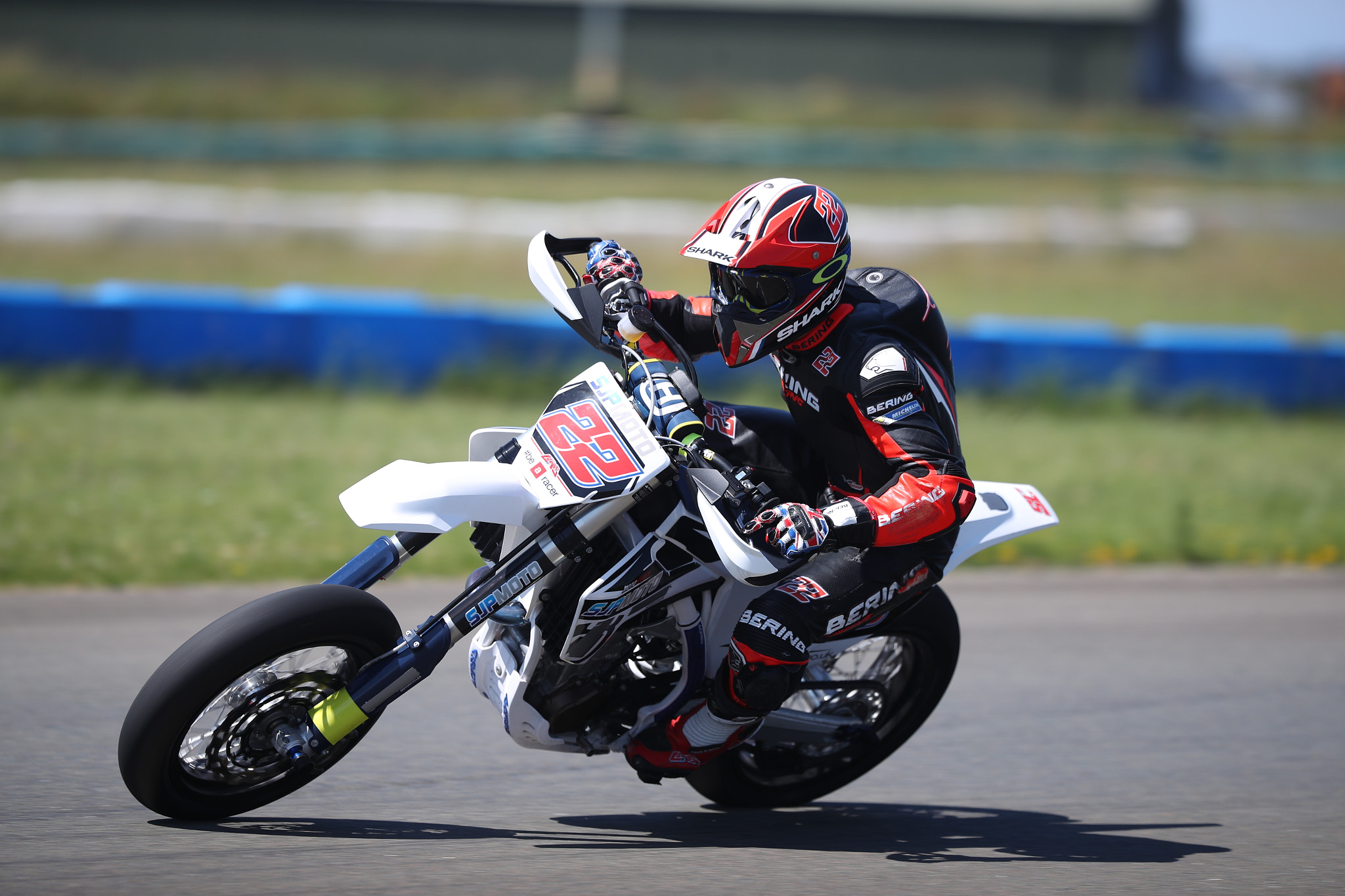Canon EF 300mm F2.8L IS II USM sample photo. Supermoto photography