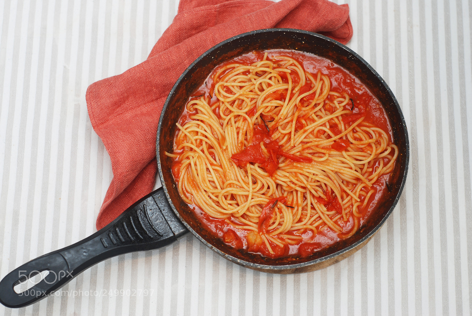 Nikon D80 sample photo. Traditional spaghetti with tomatoe photography