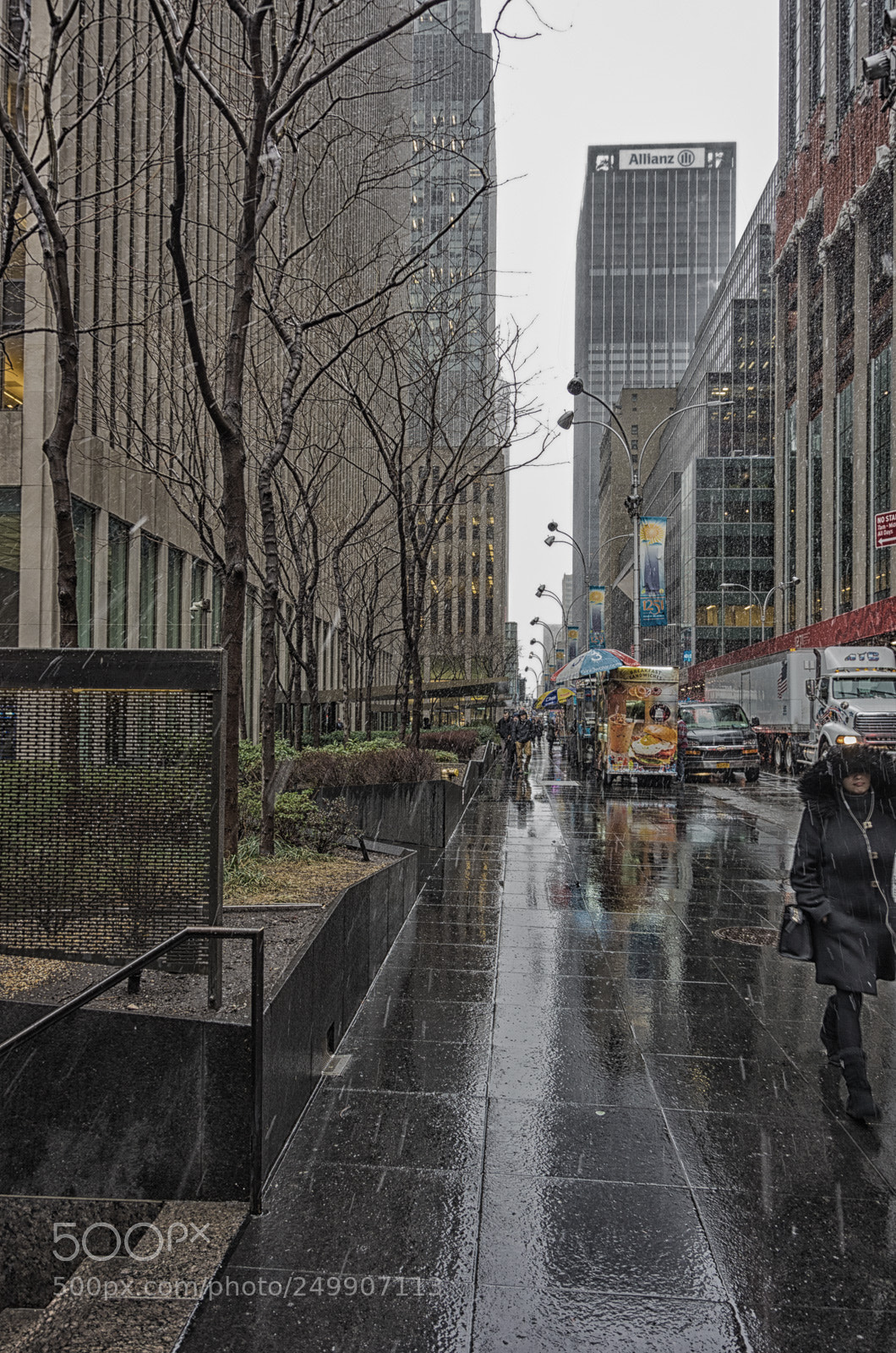 Pentax K-5 sample photo. Slippery midtown photography