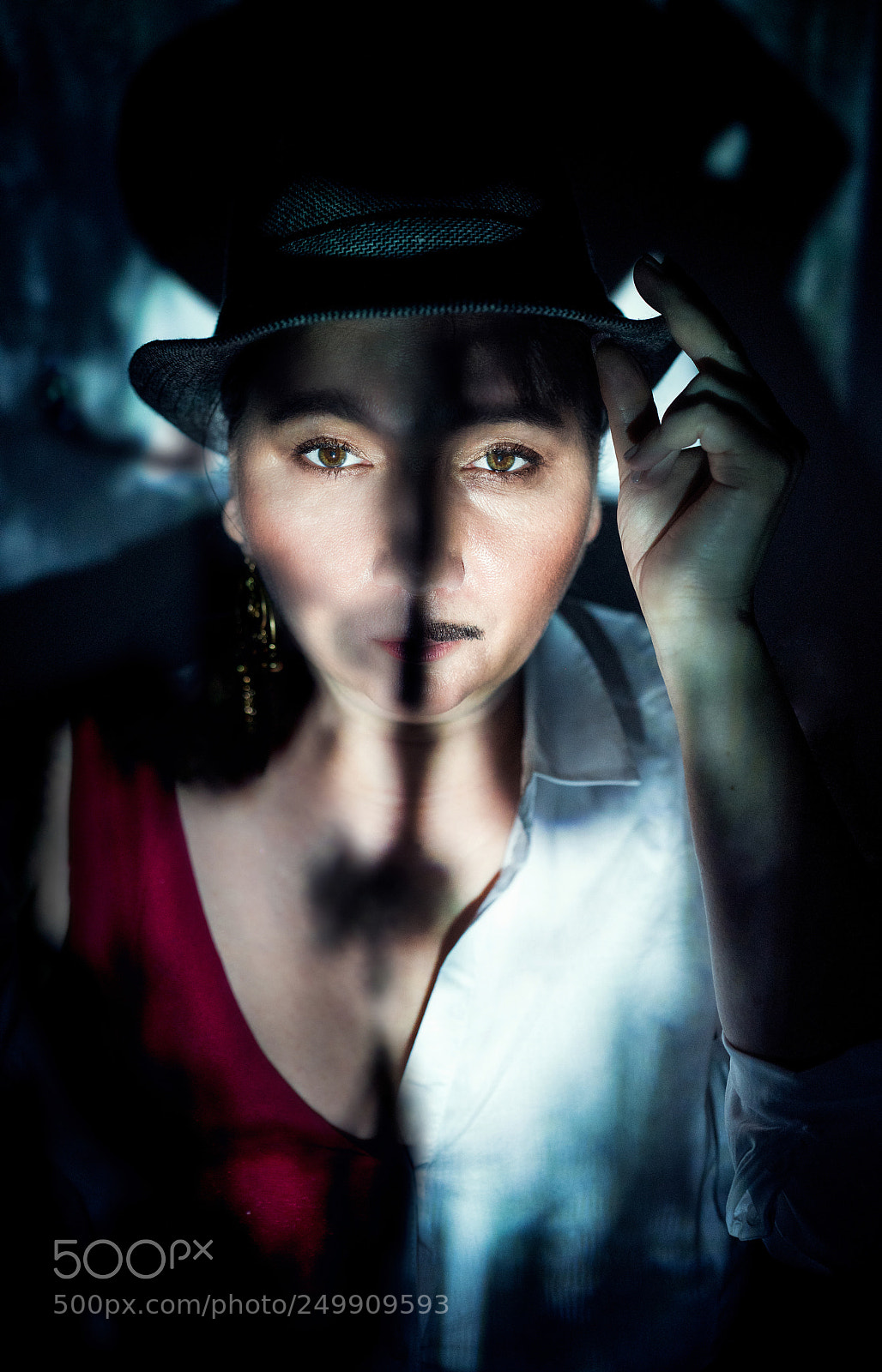 Sony a7R II sample photo. Caroxee esgehtweiter lp booklet photography