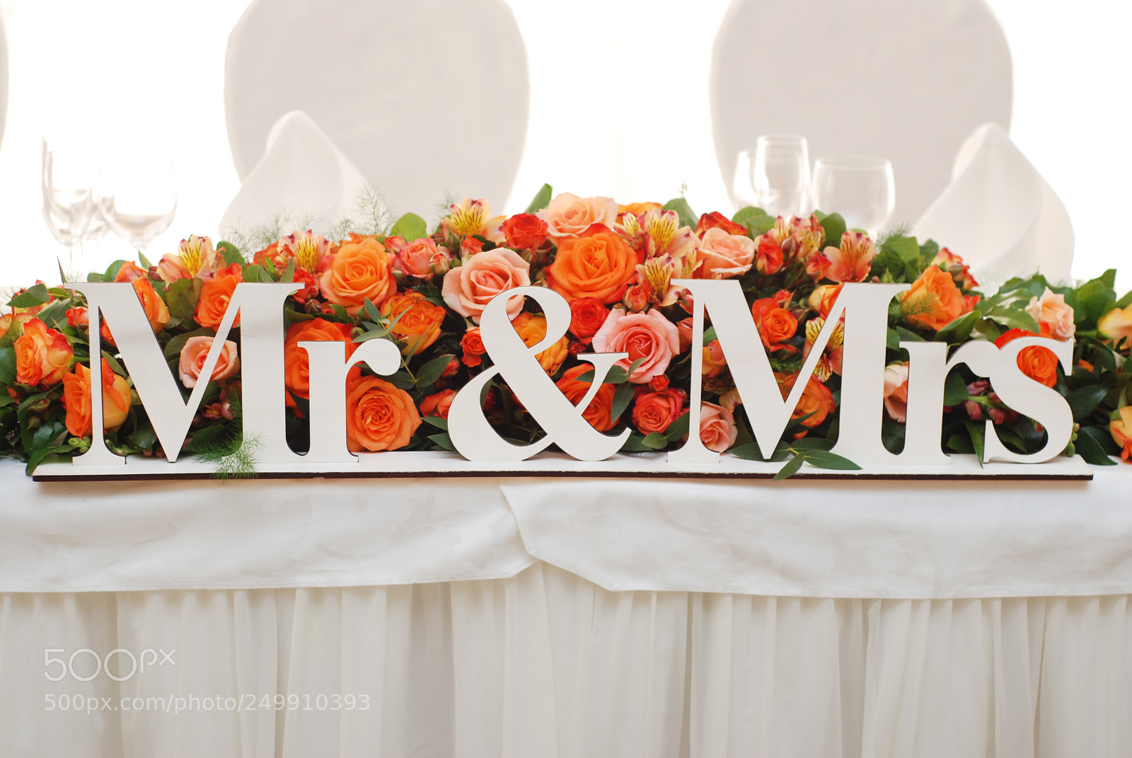 Nikon D80 sample photo. Wedding floral table arrangement photography