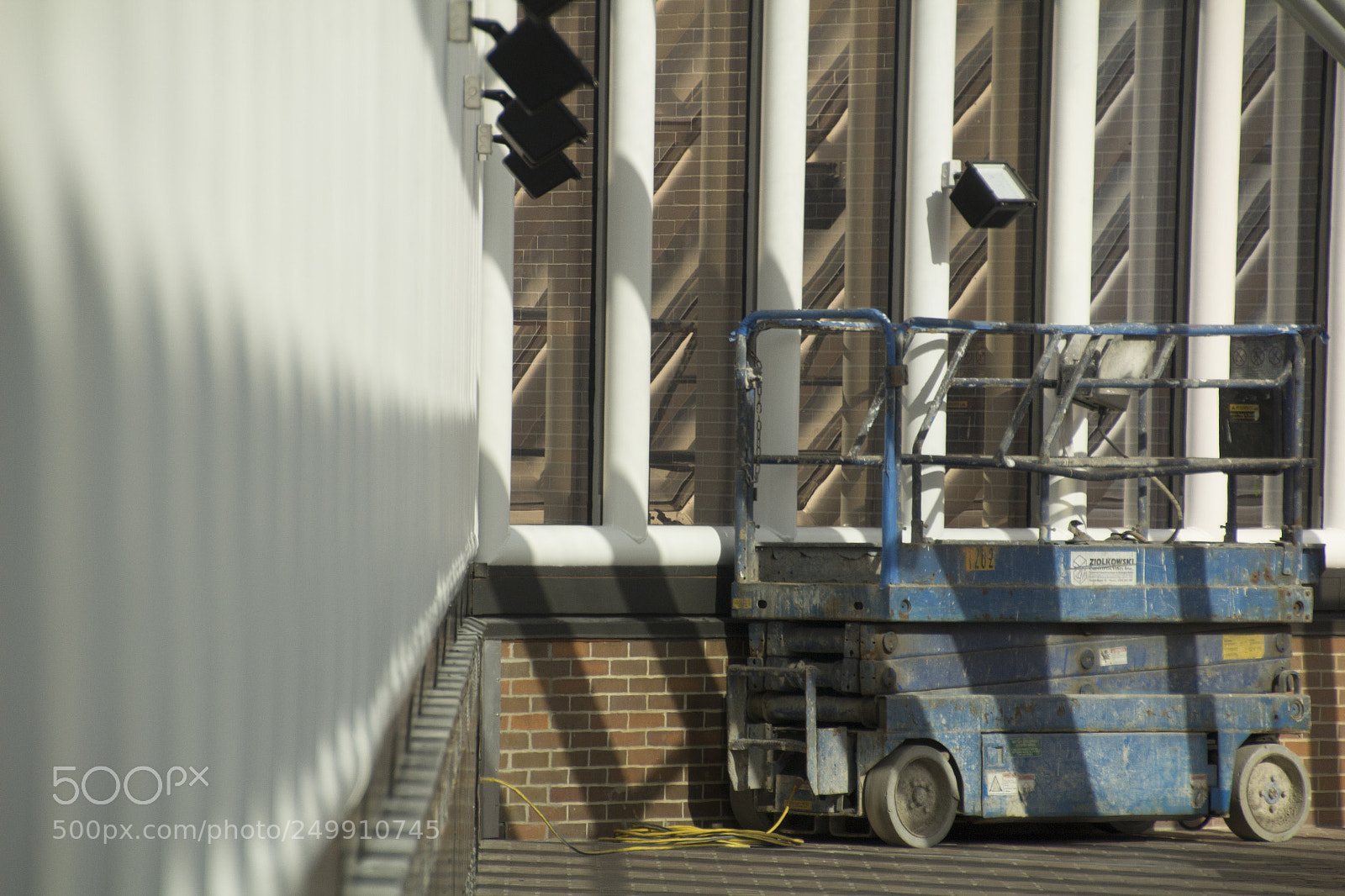 Canon EOS 1200D (EOS Rebel T5 / EOS Kiss X70 / EOS Hi) sample photo. Abandoned crane. photography