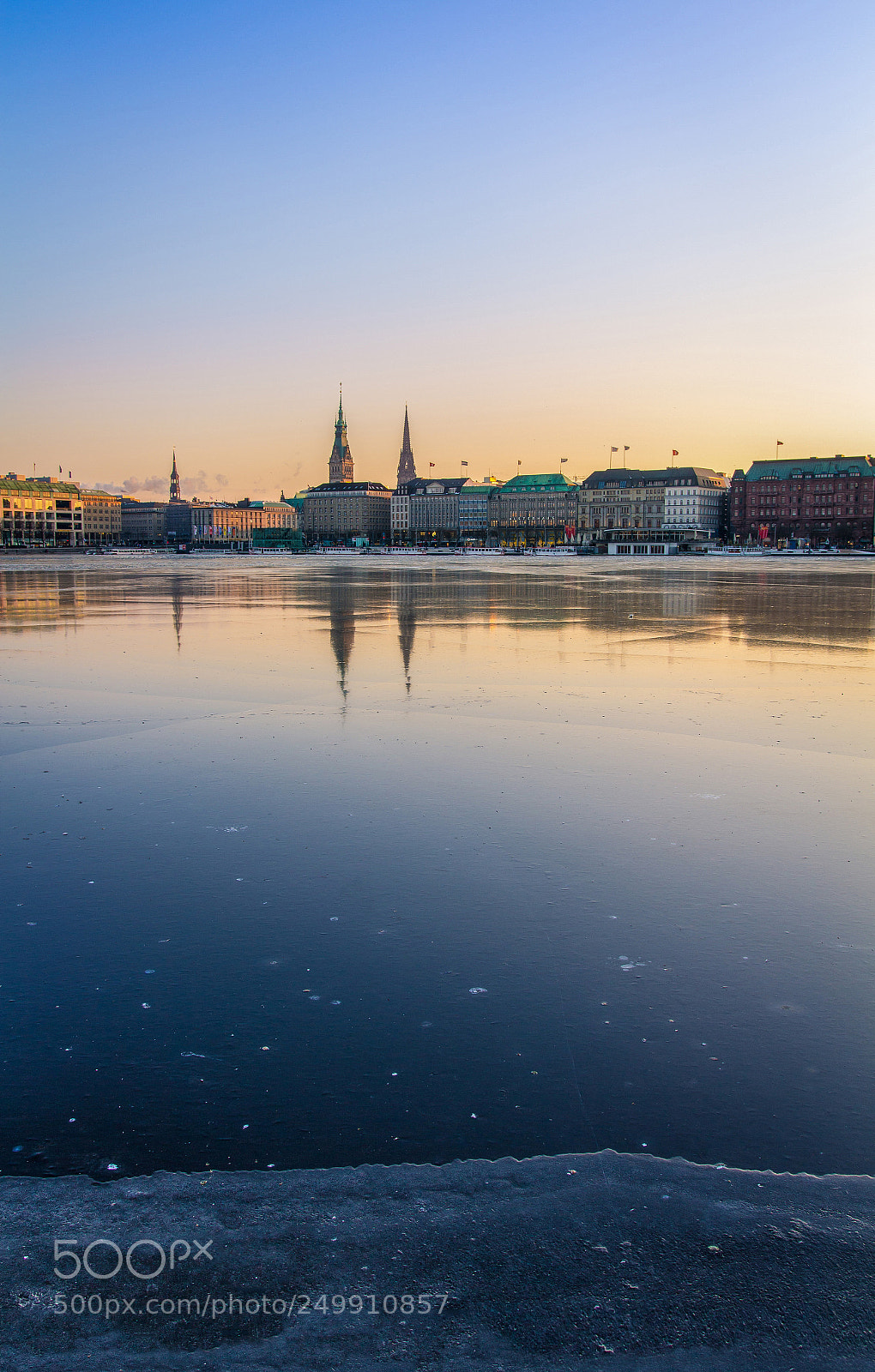 Canon EOS 60D sample photo. Frozen hamburg photography