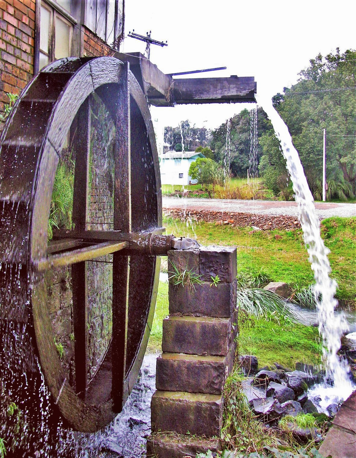 Canon POWERSHOT SX100 IS sample photo. An old mill on a farm photography