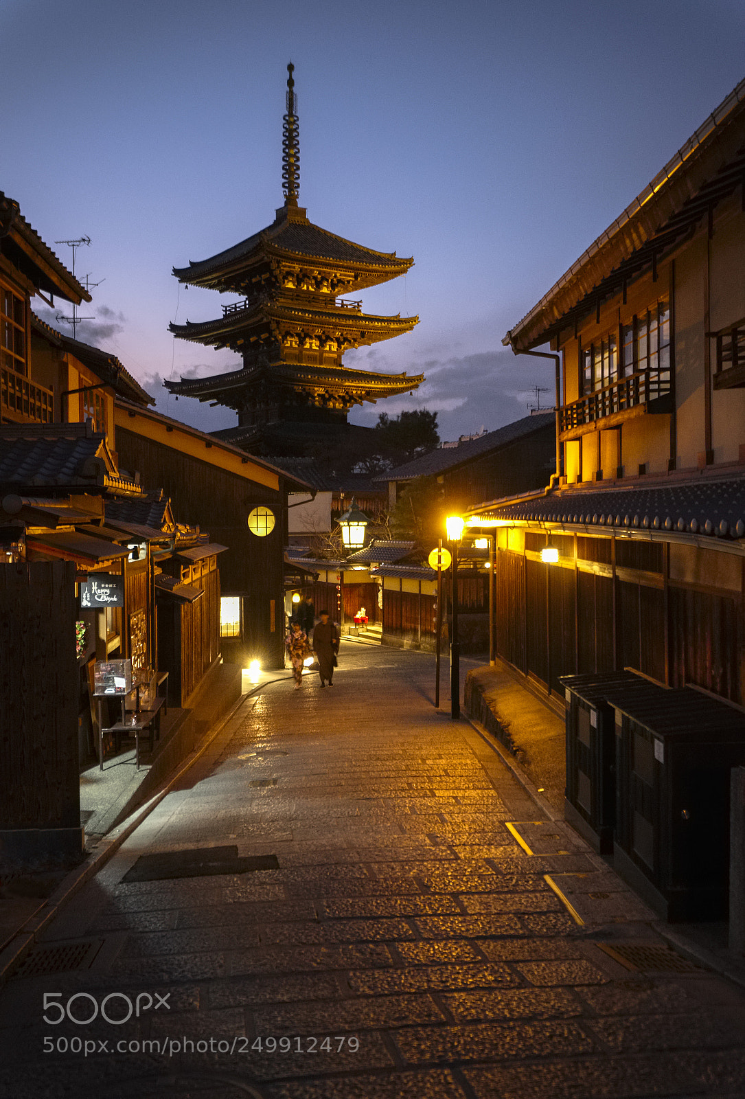 Fujifilm X-T1 sample photo. The yasaka pagoda photography