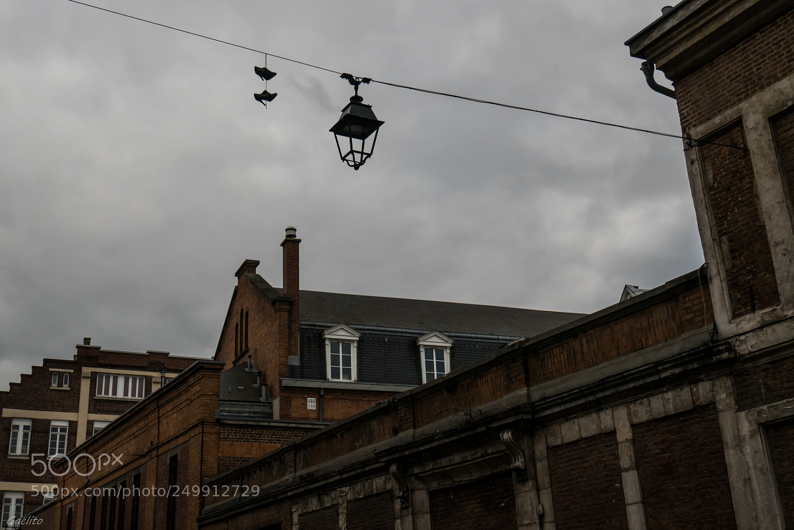 Panasonic Lumix DMC-GX85 (Lumix DMC-GX80 / Lumix DMC-GX7 Mark II) sample photo. Chaussures perchées photography