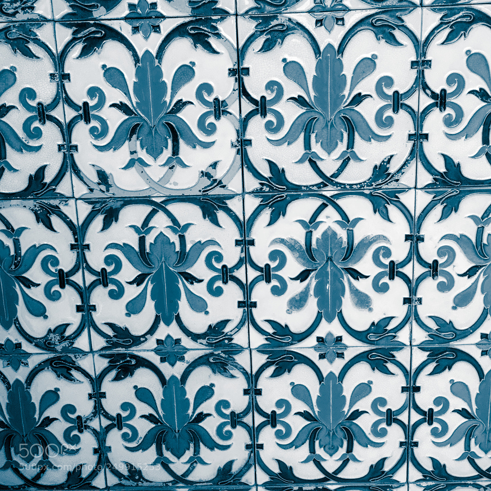 Apple iPhone 6s sample photo. Tiles in blue and photography