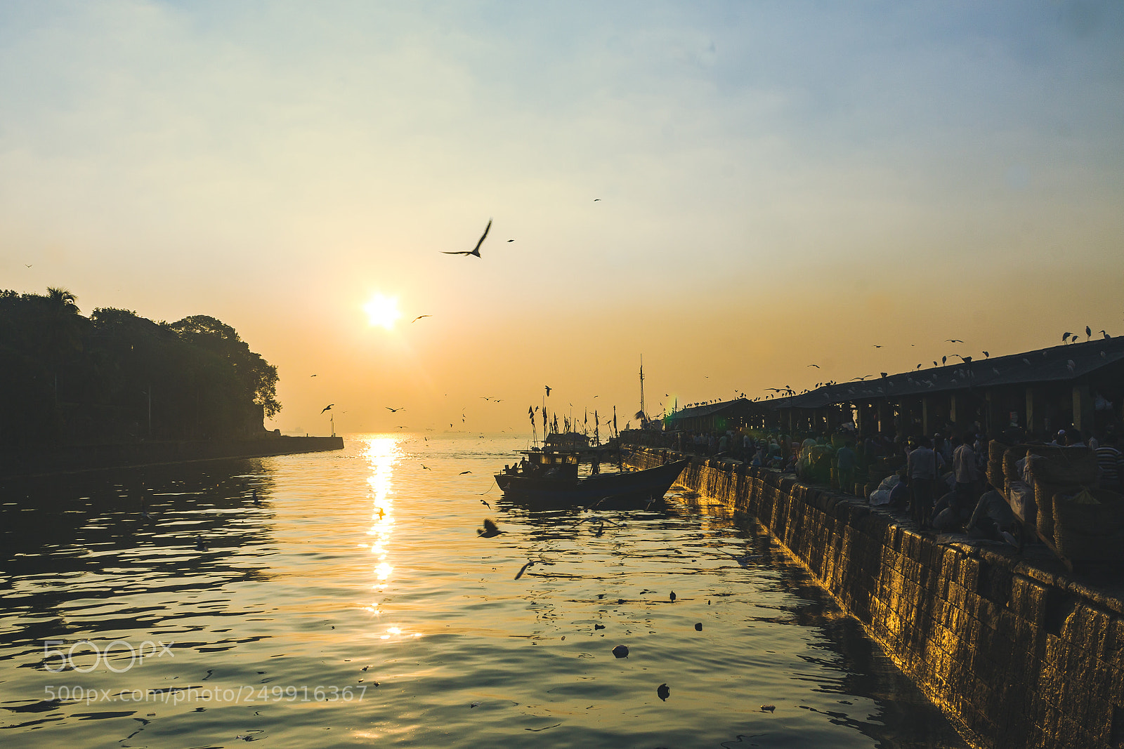 Canon EOS 1100D (EOS Rebel T3 / EOS Kiss X50) sample photo. Sunrise at sasson docks photography