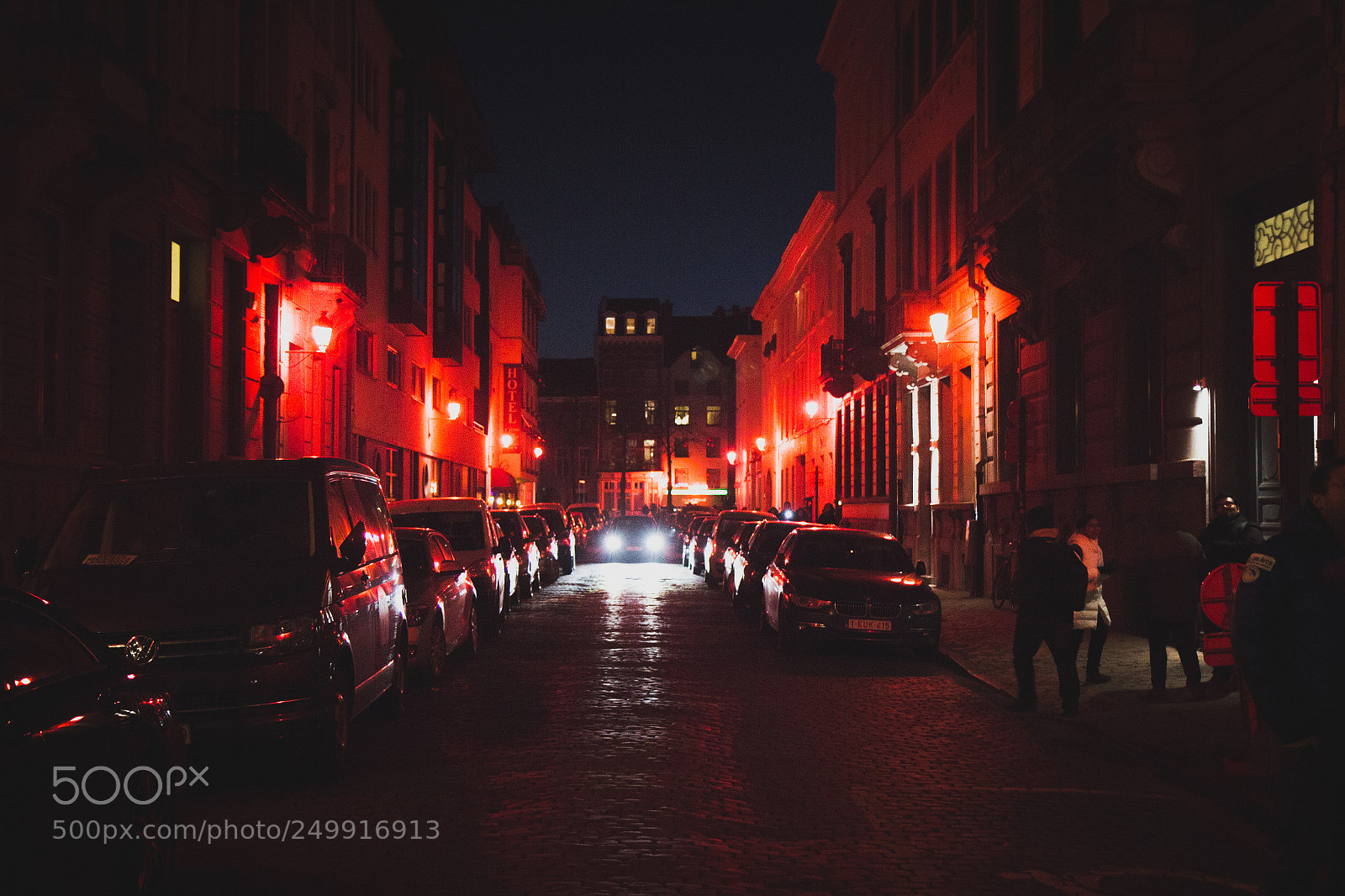 Canon EOS 600D (Rebel EOS T3i / EOS Kiss X5) sample photo. City in red photography
