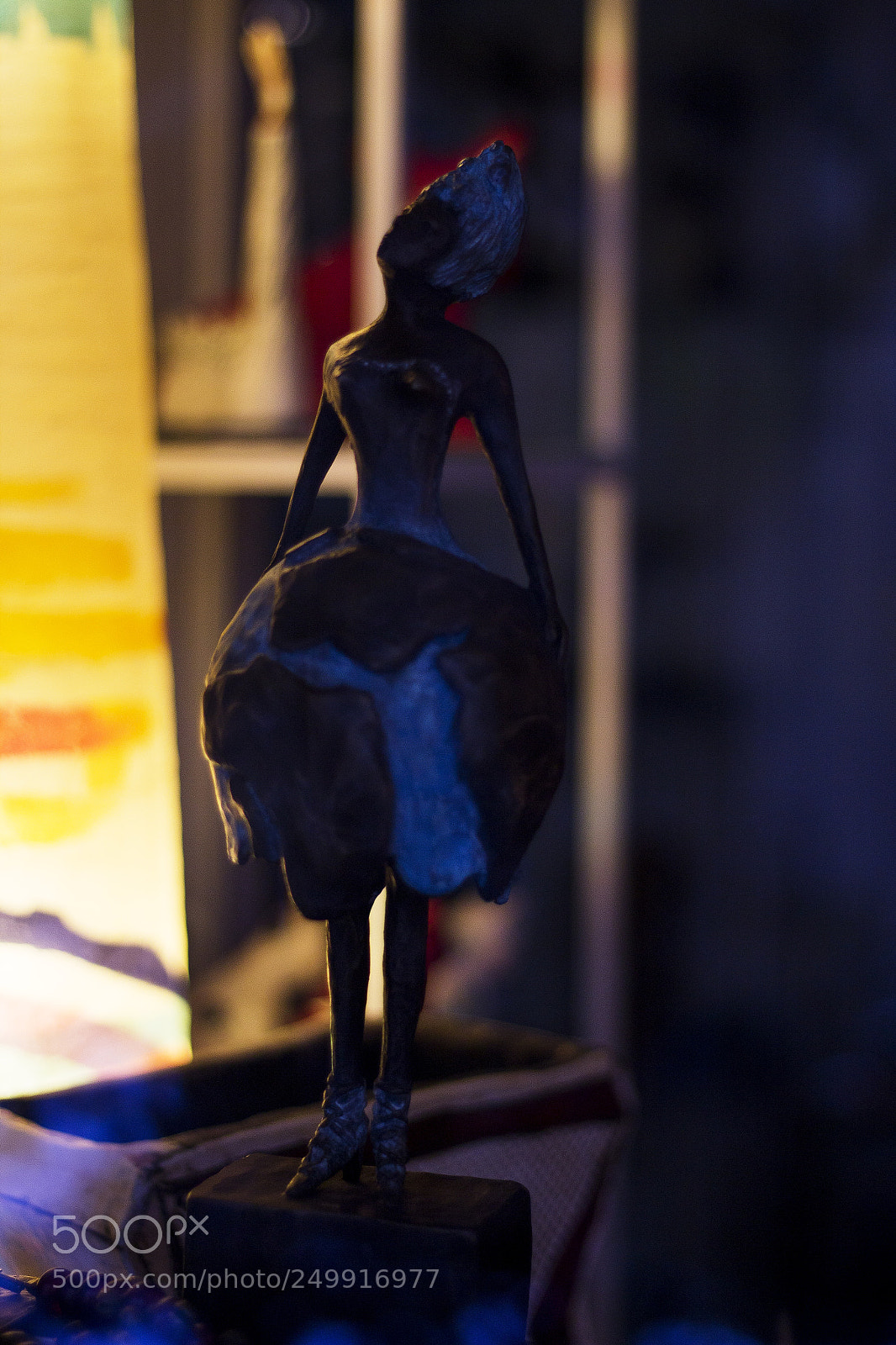 Canon EOS 1200D (EOS Rebel T5 / EOS Kiss X70 / EOS Hi) sample photo. Lady earth photography