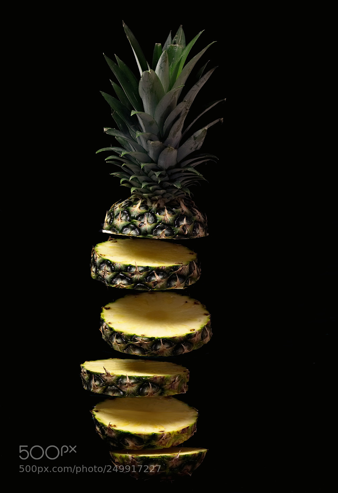 Canon EOS 750D (EOS Rebel T6i / EOS Kiss X8i) sample photo. Pineapple photography