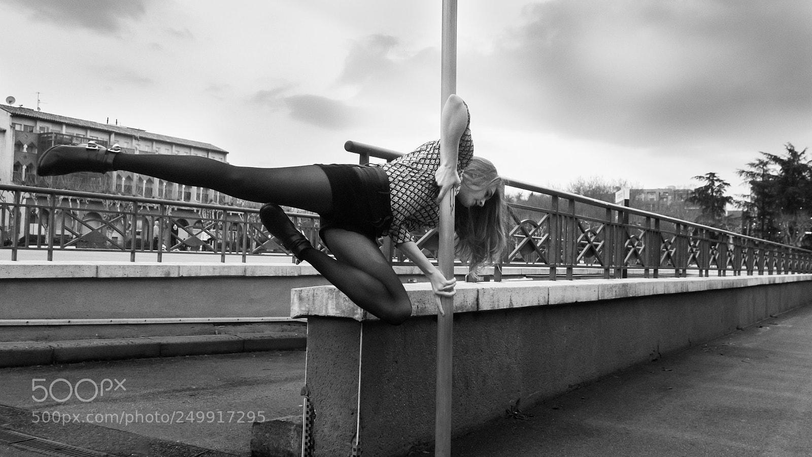Canon EOS 70D sample photo. Marine street pole dance photography