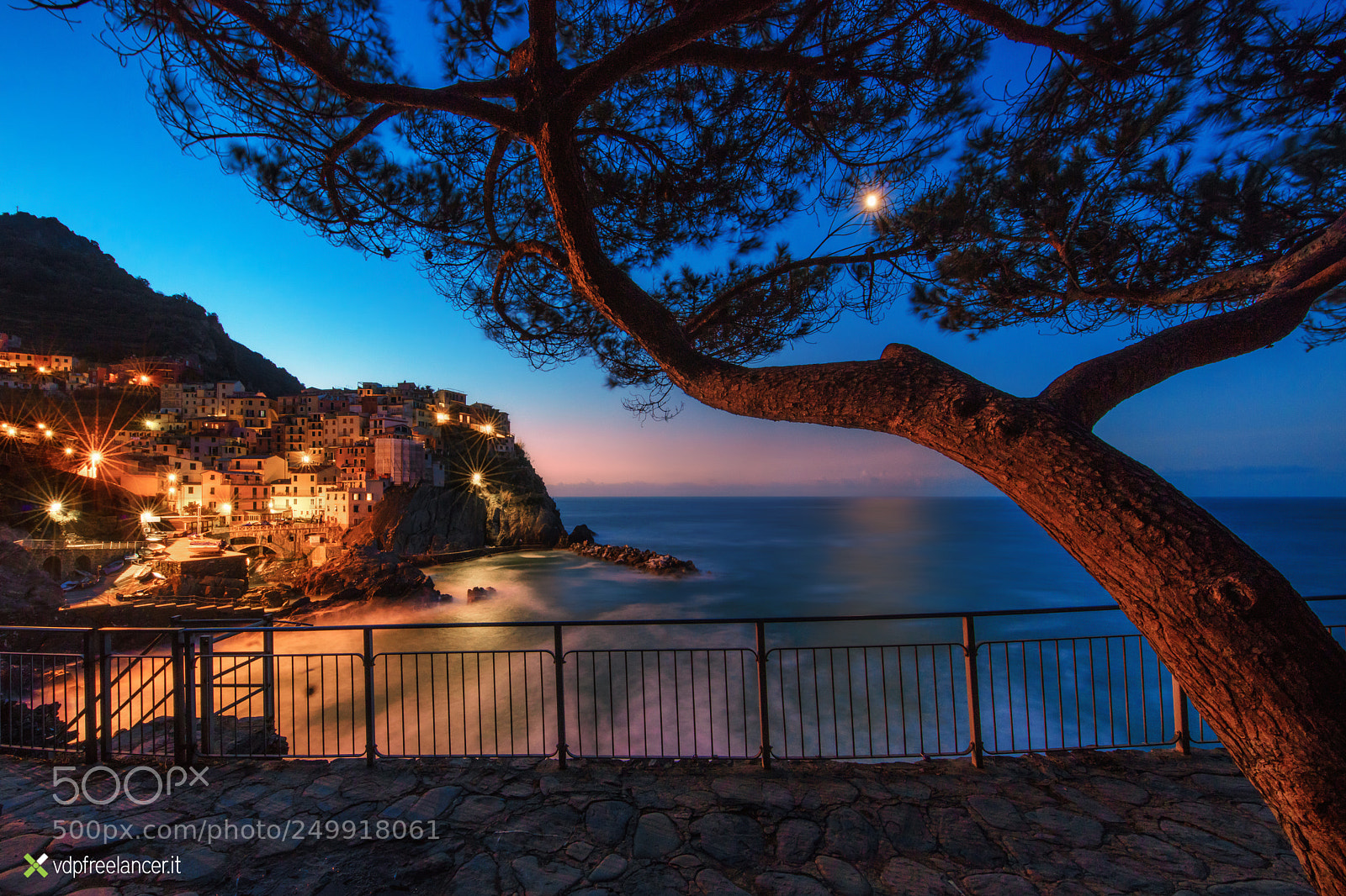 Canon EOS 5DS sample photo. Manarola sunrise photography