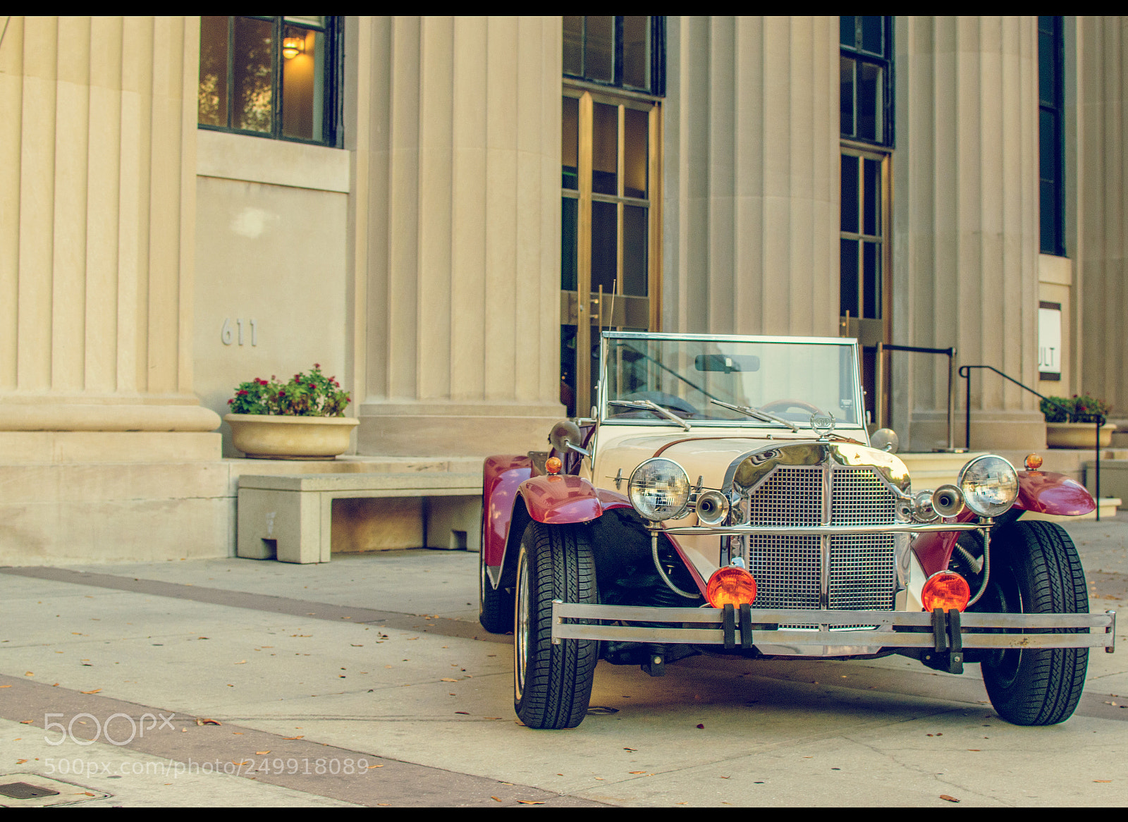 Nikon D3300 sample photo. Classic car in downtown photography