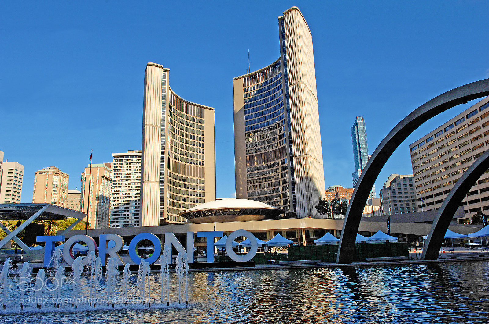 Nikon D2X sample photo. City hall of toronto. photography