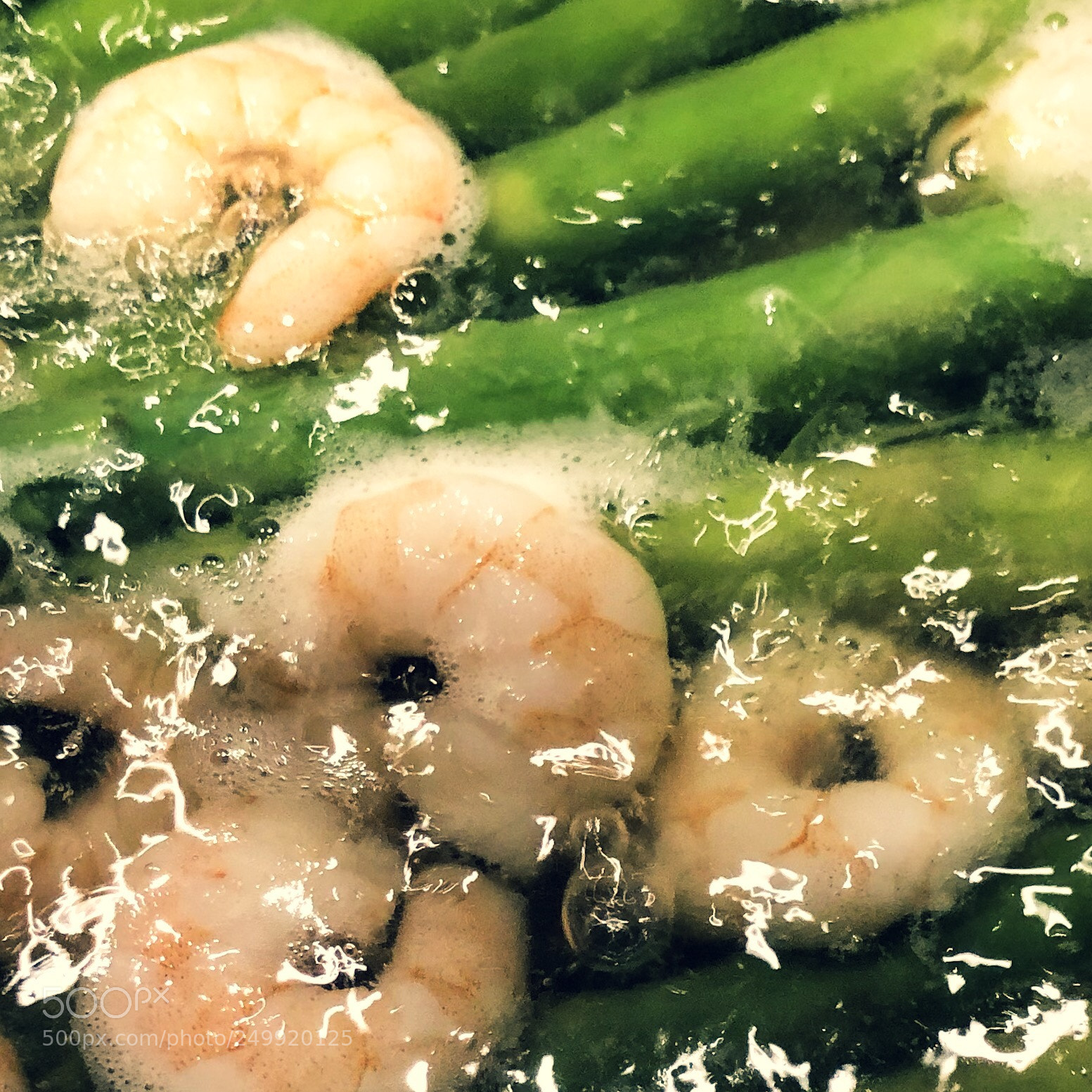 Apple iPhone 8 Plus sample photo. Shrimp with asparagus  photography