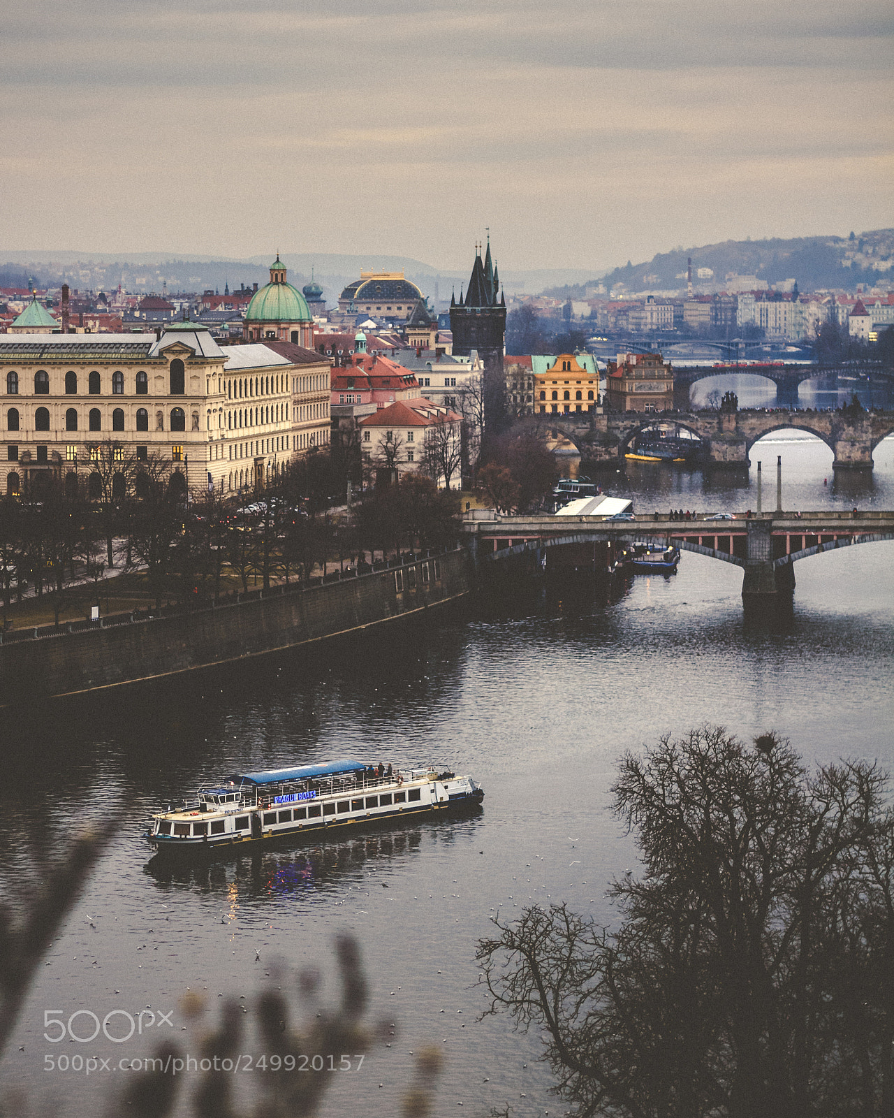 Canon EOS 700D (EOS Rebel T5i / EOS Kiss X7i) sample photo. Boat on vltava photography