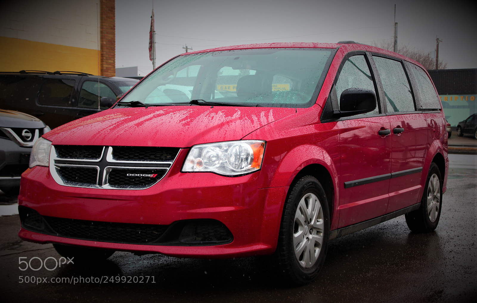 Canon EOS 550D (EOS Rebel T2i / EOS Kiss X4) sample photo. Red van / roter wagen photography