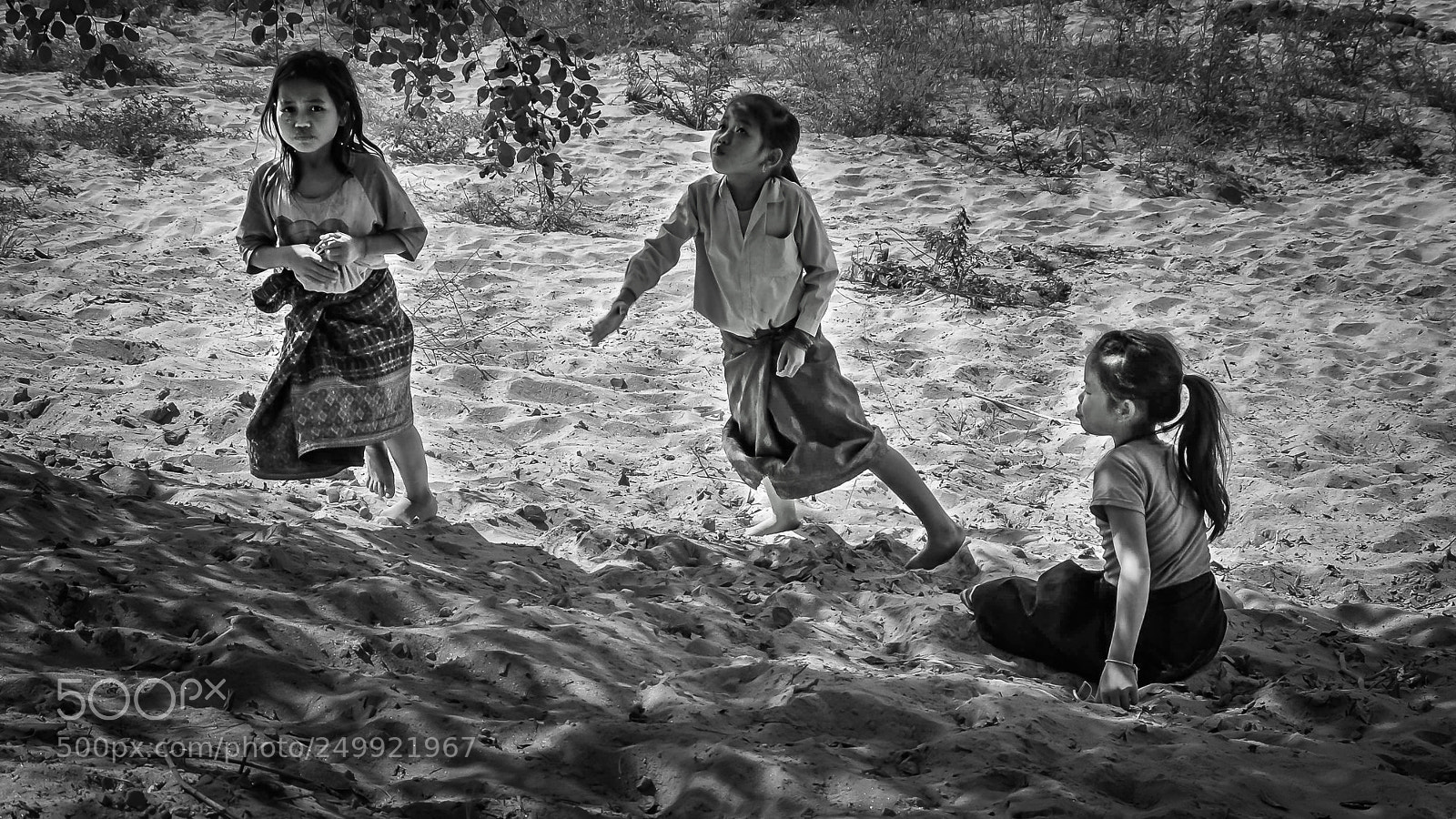 Nikon D7000 sample photo. Three girls playing photography