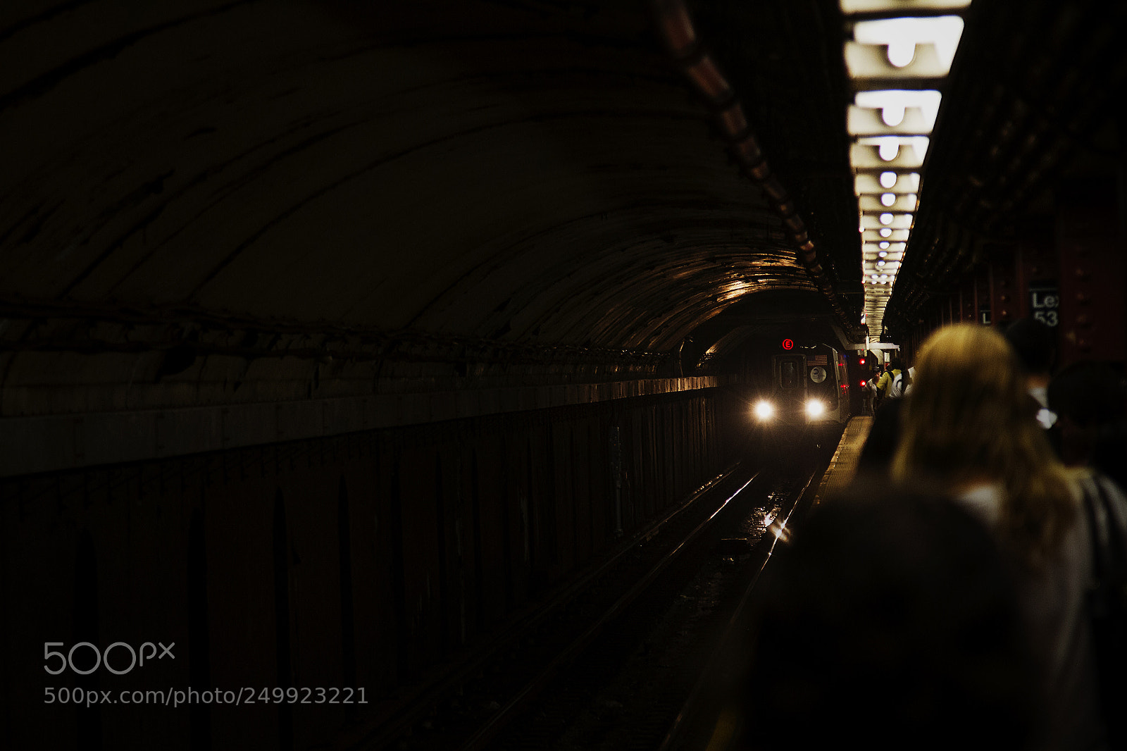 Canon EOS 7D sample photo. Arriving subway in nyc photography