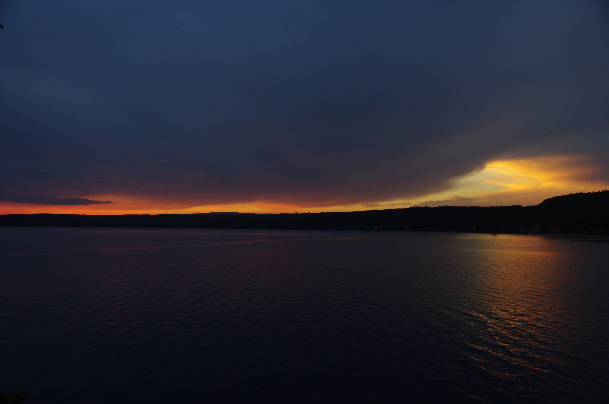 Pentax K-r + Sigma 18-200mm F3.5-6.3 II DC OS HSM sample photo. Lake sunset. photography