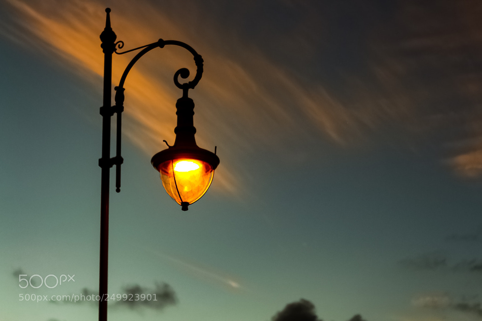 Canon EOS 650D (EOS Rebel T4i / EOS Kiss X6i) sample photo. Lantern photography