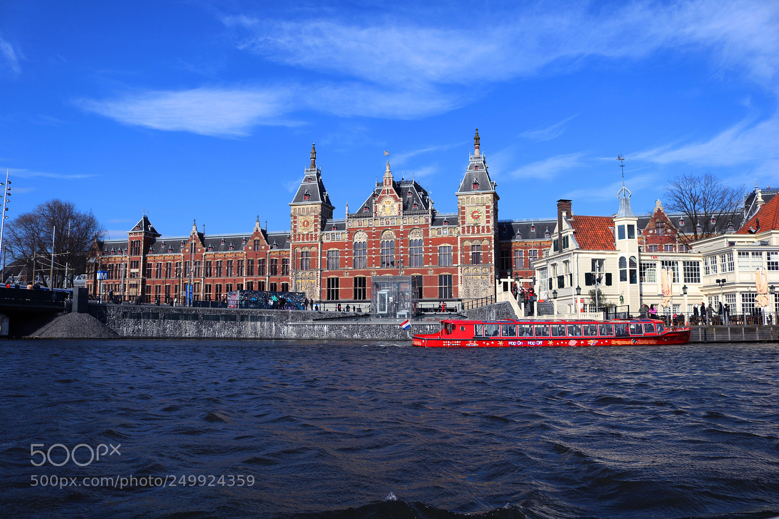 Canon EOS 750D (EOS Rebel T6i / EOS Kiss X8i) sample photo. Central station ams photography