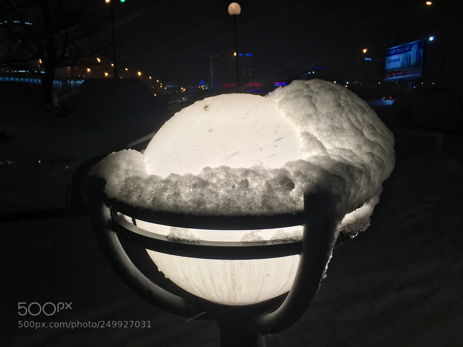 Apple iPhone SE sample photo. Snow and light photography