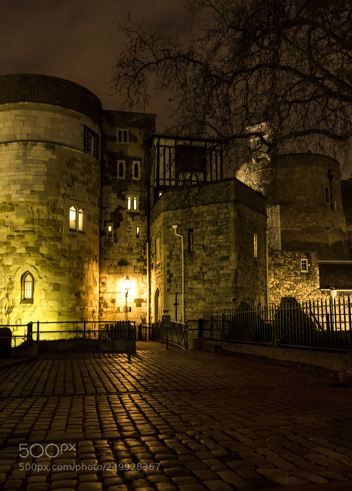 Canon EOS 700D (EOS Rebel T5i / EOS Kiss X7i) sample photo. Tower of london photography