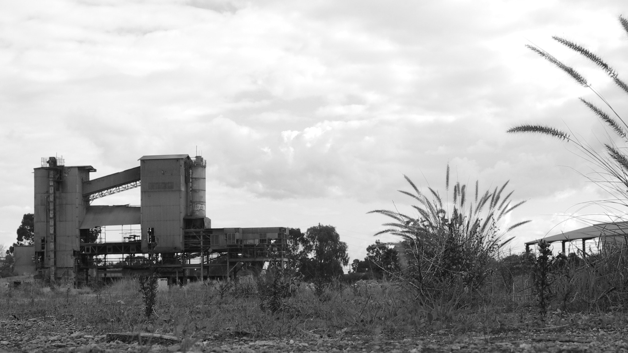 Pentax K-r + Sigma 18-200mm F3.5-6.3 II DC OS HSM sample photo. Abandoned. photography