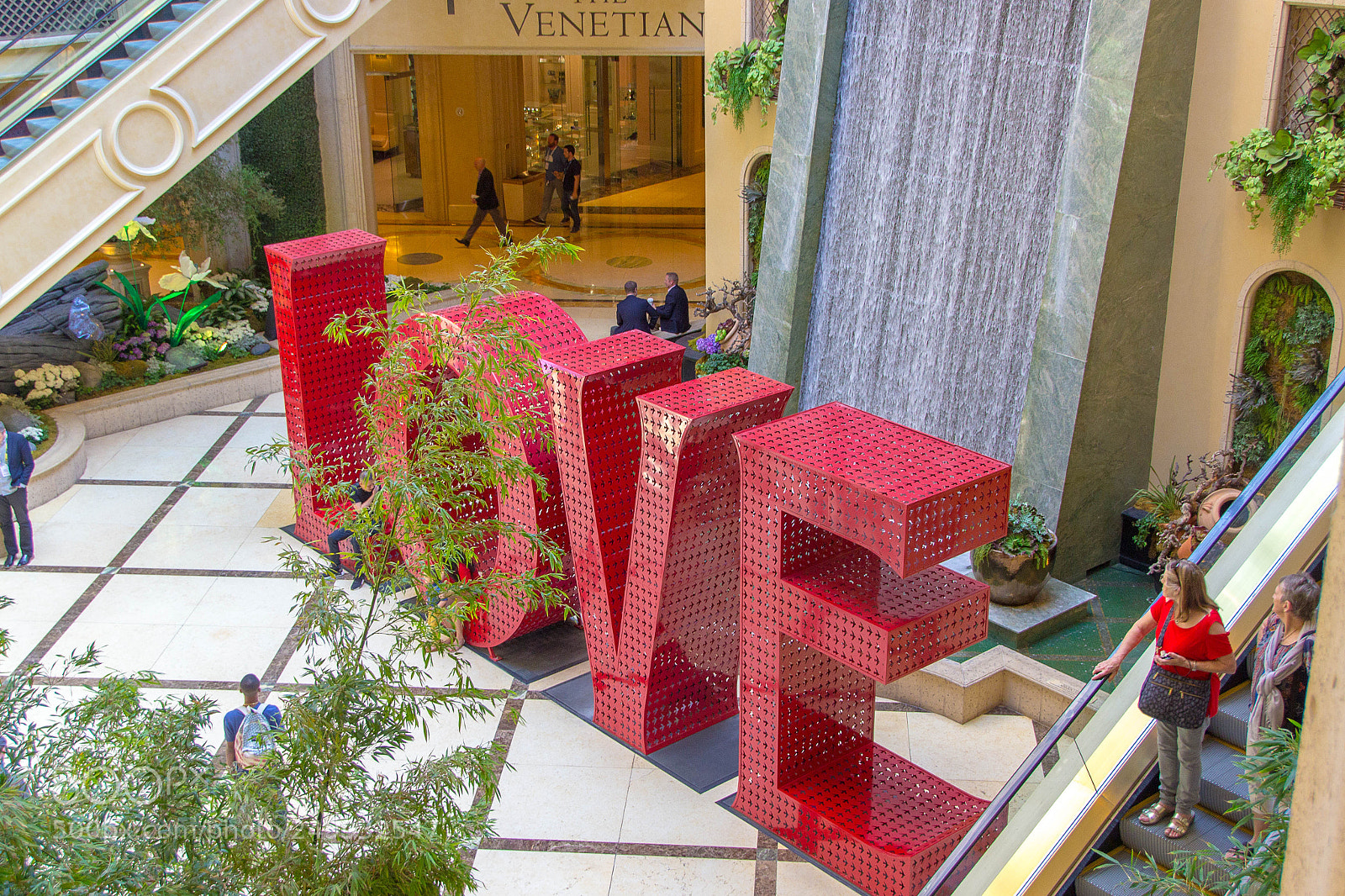 Canon EOS 600D (Rebel EOS T3i / EOS Kiss X5) sample photo. Love vegas photography