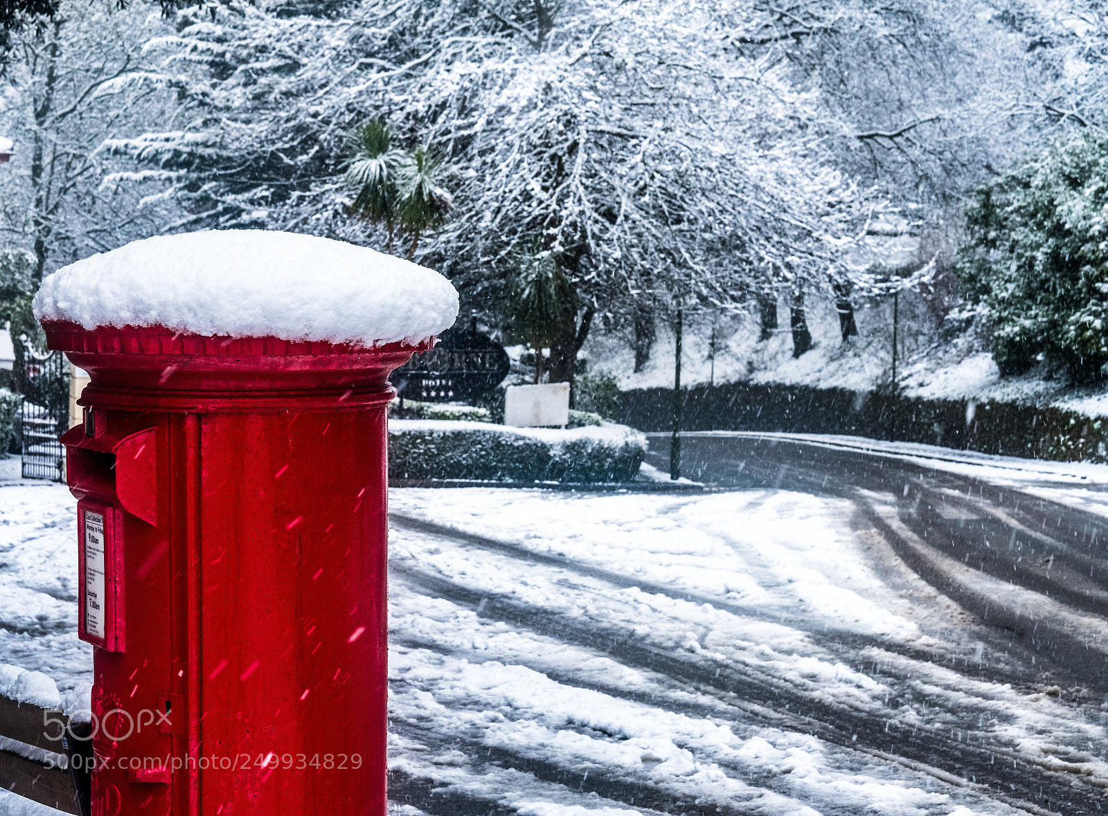 Fujifilm X-Pro2 sample photo. Postbox in the snow photography