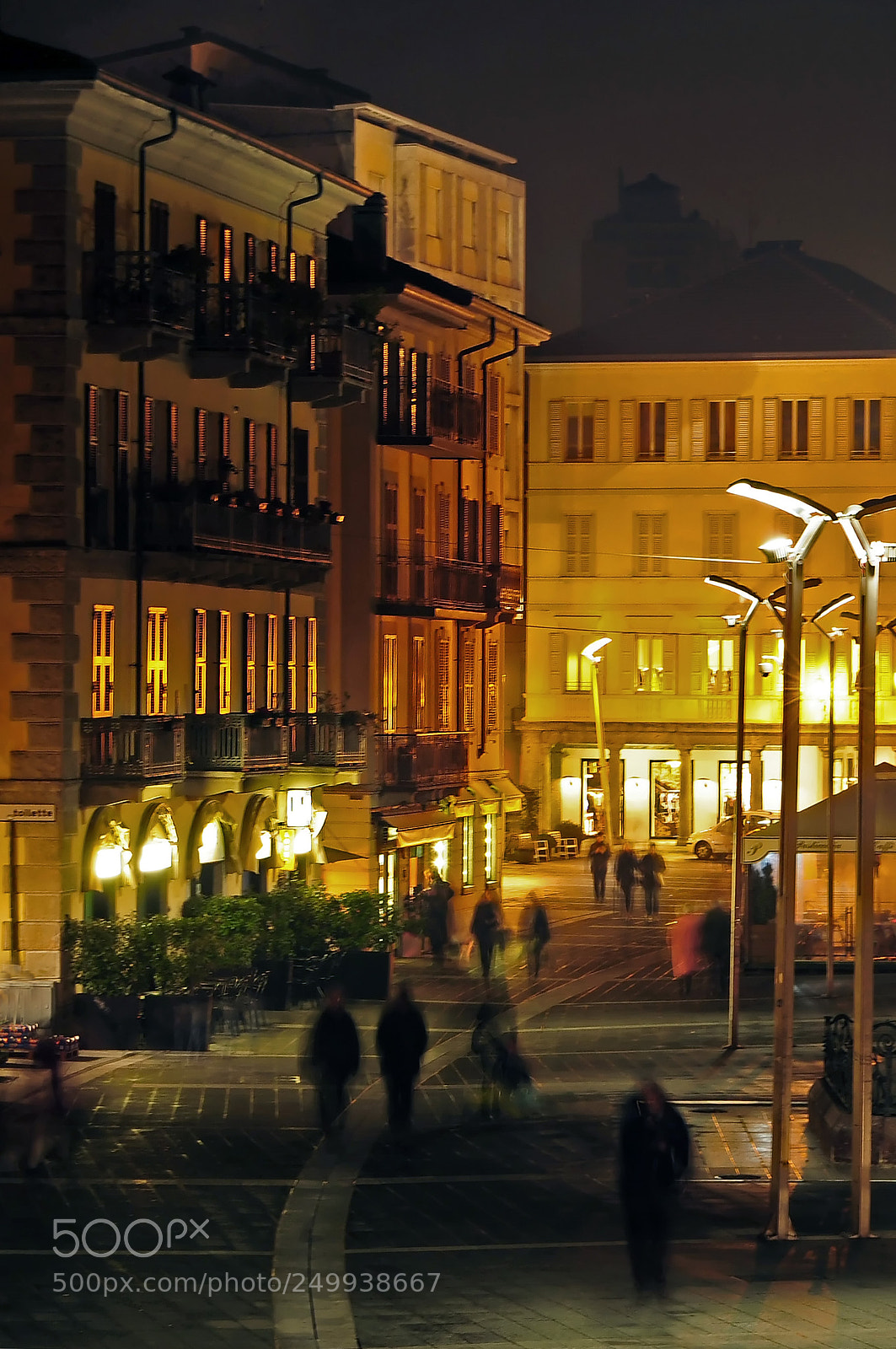 Nikon D300 sample photo. Lecco by night photography