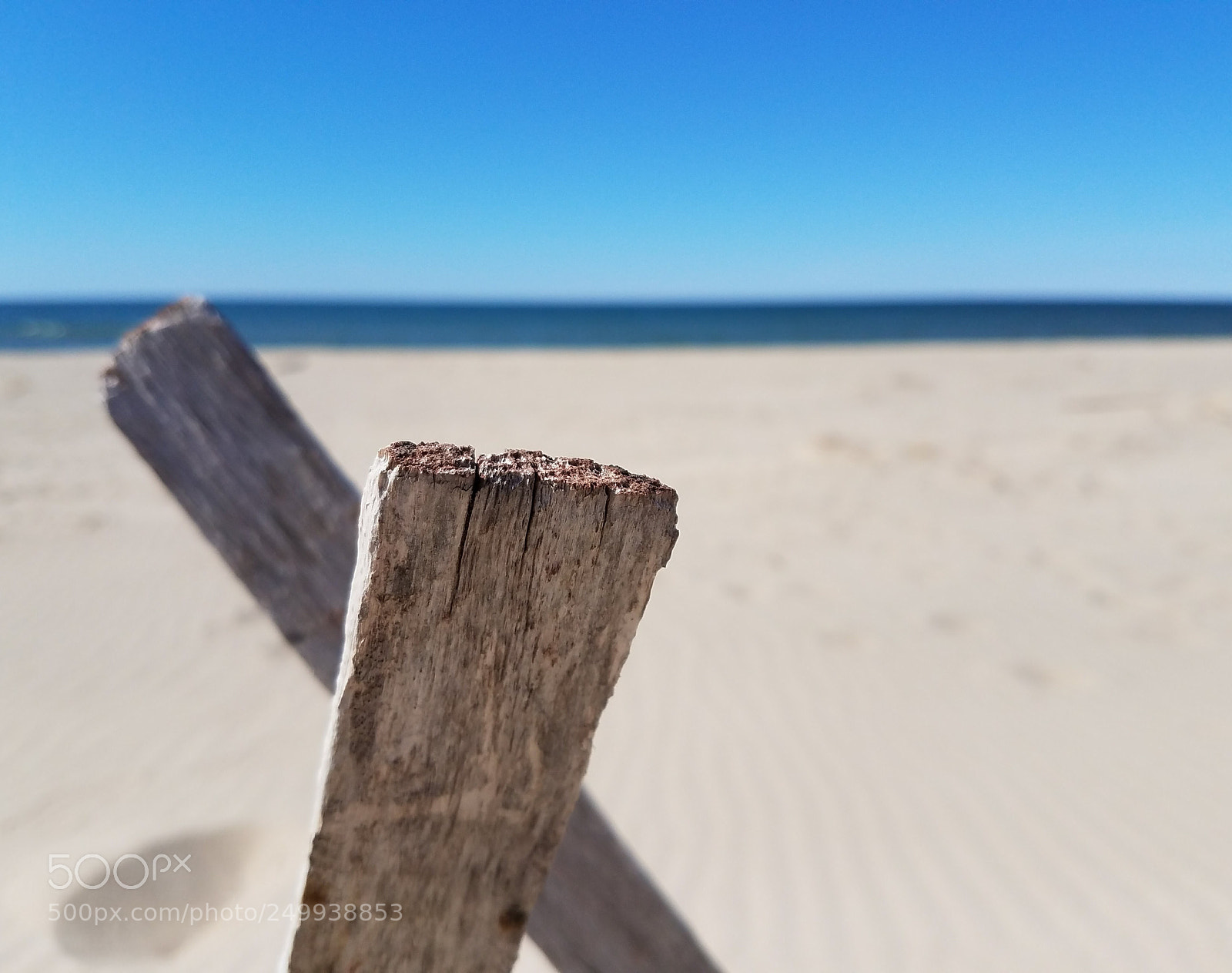 Samsung Galaxy S7 Edge sample photo. Wood cross beach photography