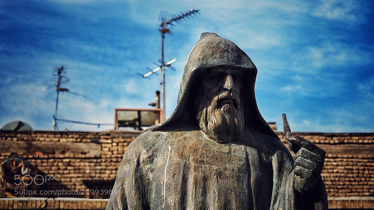 Olympus OM-D E-M10 III sample photo. Wise man photography