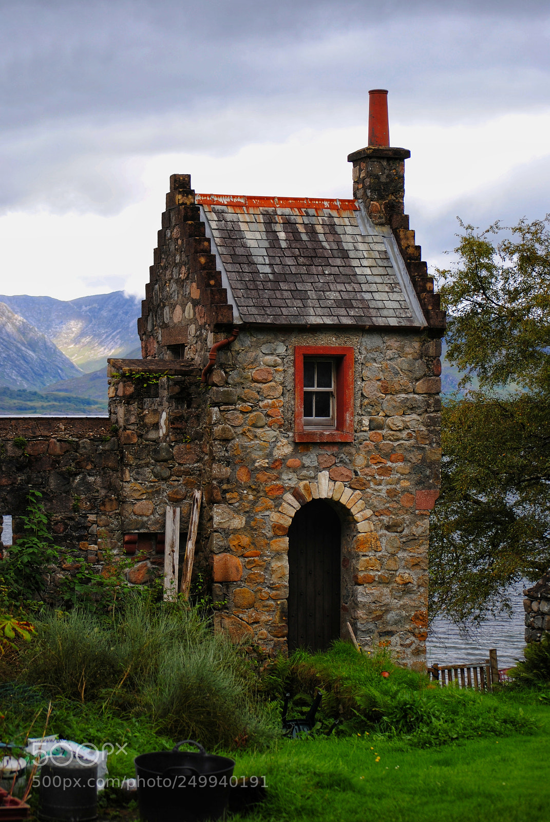 Nikon D3000 sample photo. Lochside house, highlands photography