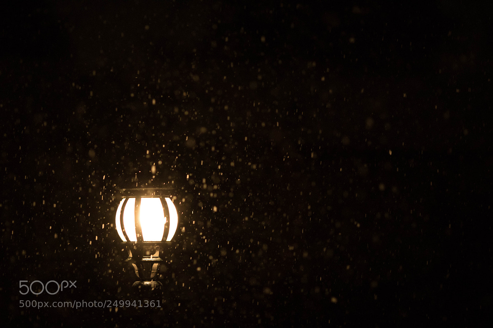 Canon EOS 760D (EOS Rebel T6s / EOS 8000D) sample photo. Lonely light photography