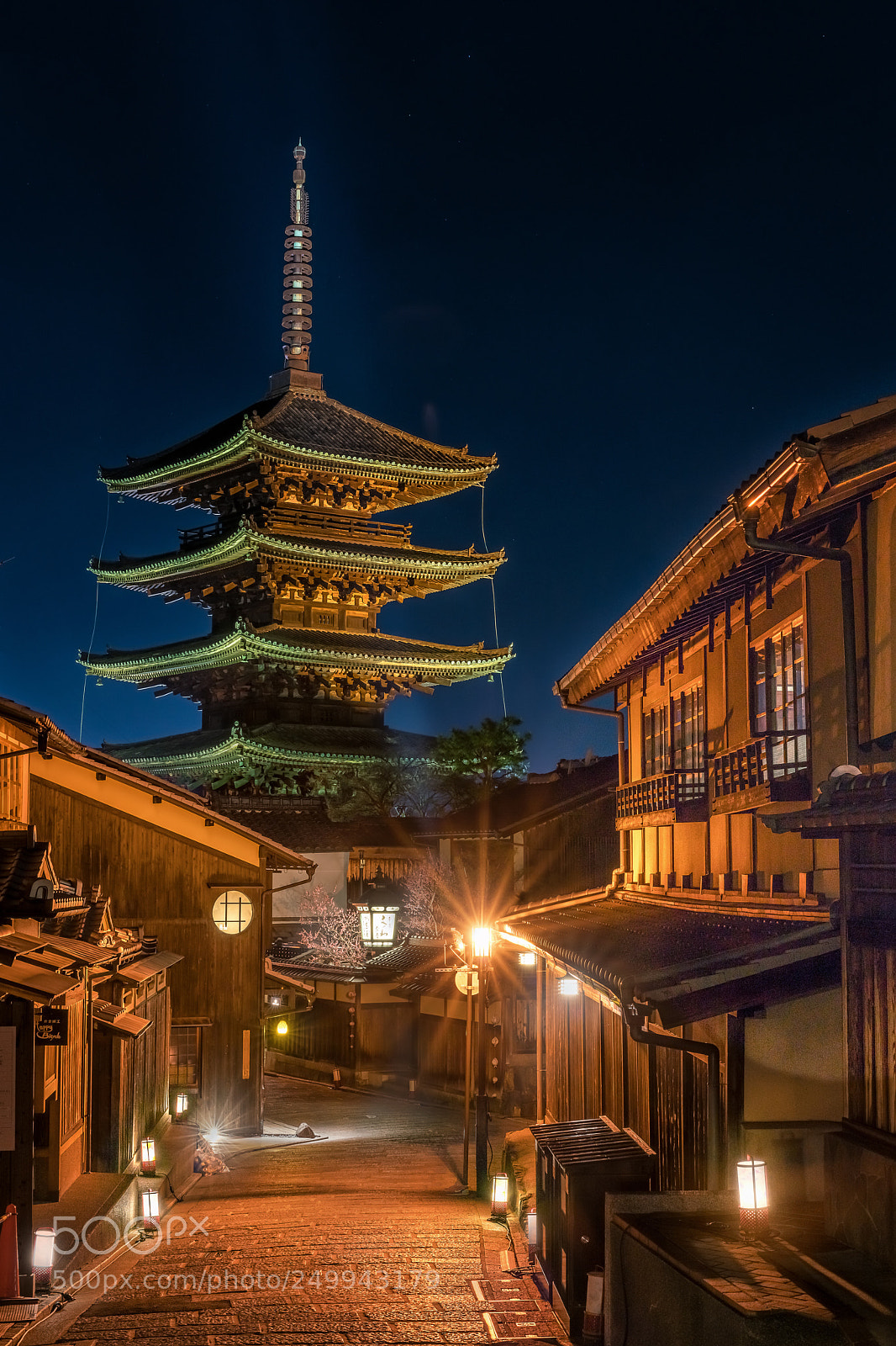 Sony a7R II sample photo. Yasaka pagoda
 photography
