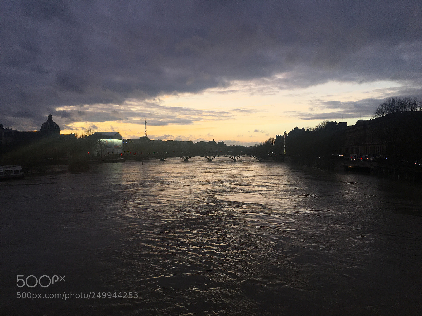 Apple iPhone 6s sample photo. Seine in paris photography