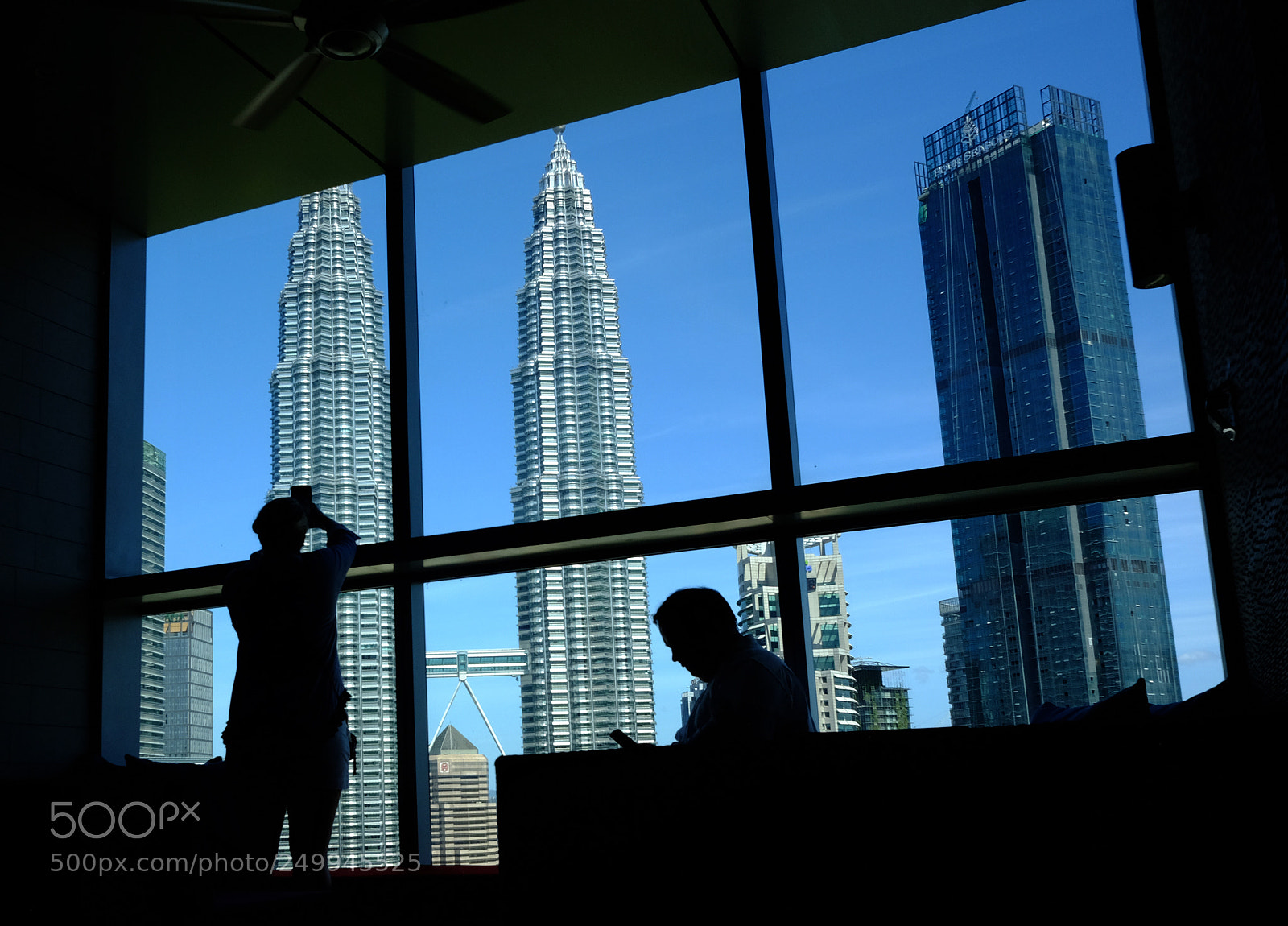 Fujifilm X70 sample photo. Petronas tower from traders photography