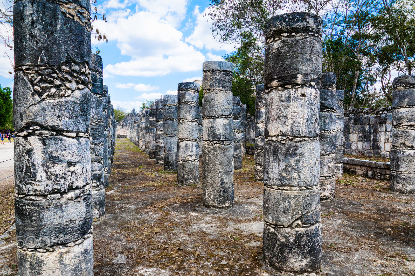 Sony ILCA-77M2 sample photo. Chichén itzá columns photography
