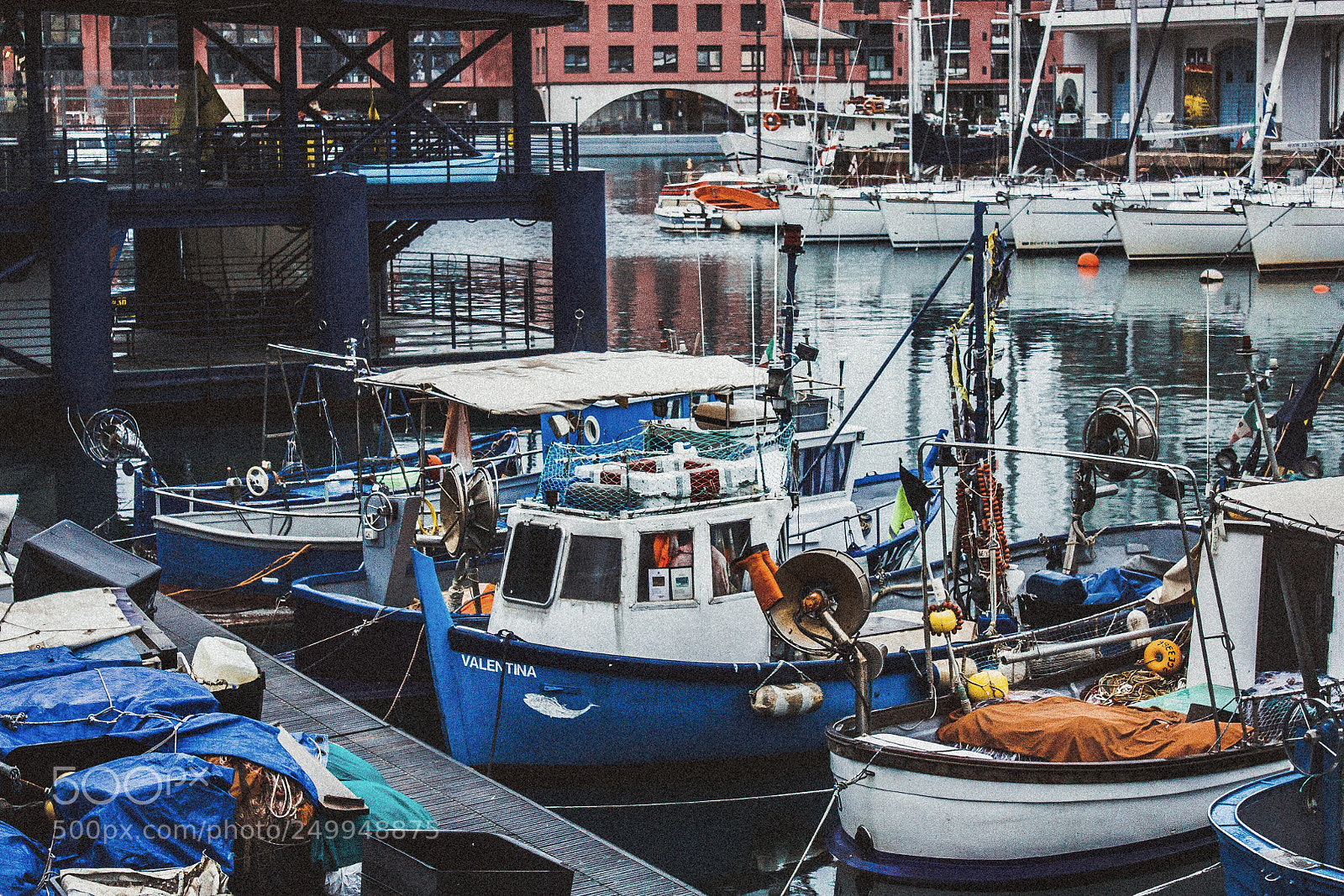 Canon EOS 450D (EOS Rebel XSi / EOS Kiss X2) sample photo. Fisherman's boat photography
