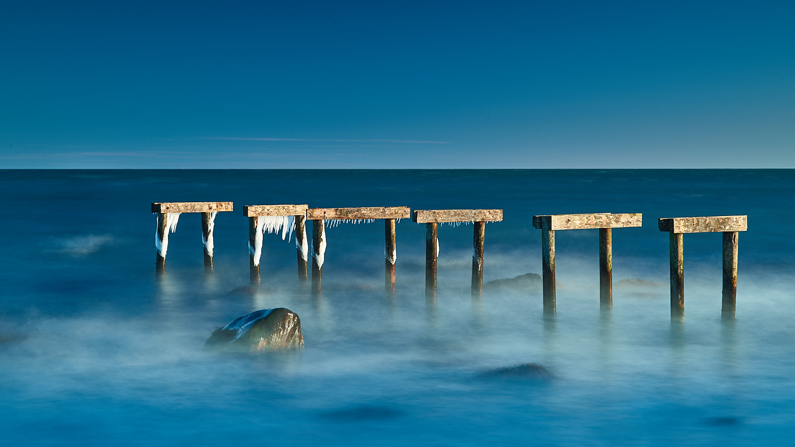 Phase One IQ3 100MP sample photo. Frozen dock photography