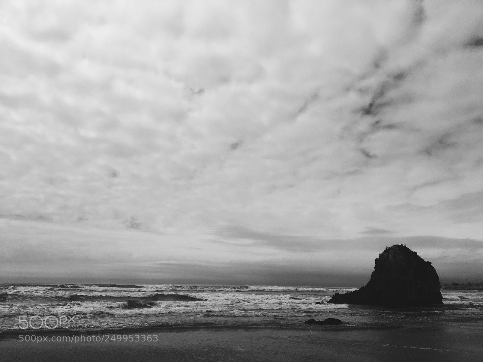 Apple iPhone 6s sample photo. Gloomy beach photography