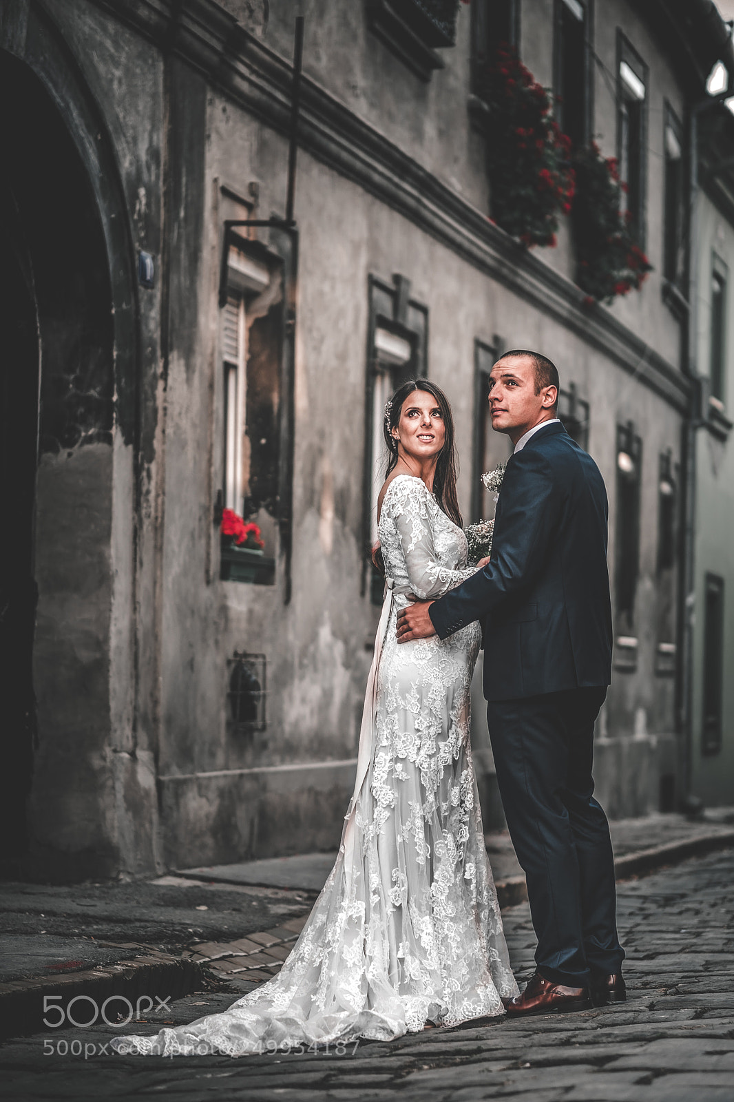 Fujifilm X-T2 sample photo. Wedding couple in vintage photography