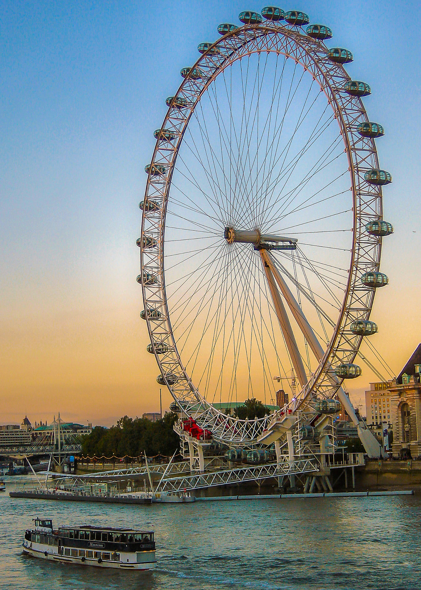 Sony DSC-P10 sample photo. Londoneye{ edit} photography