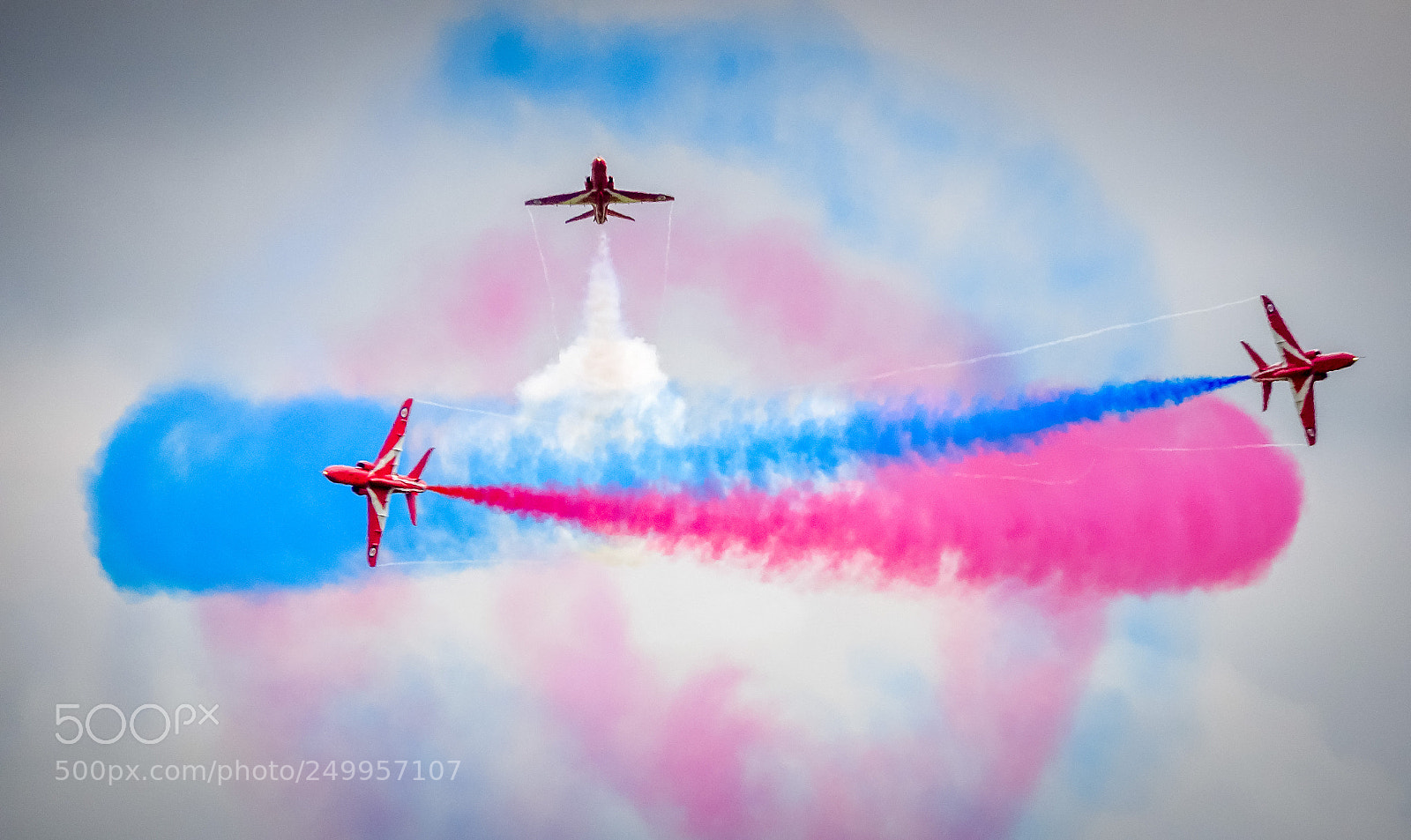 Sony Cyber-shot DSC-HX90V sample photo. Redarrows (){ edit} photography